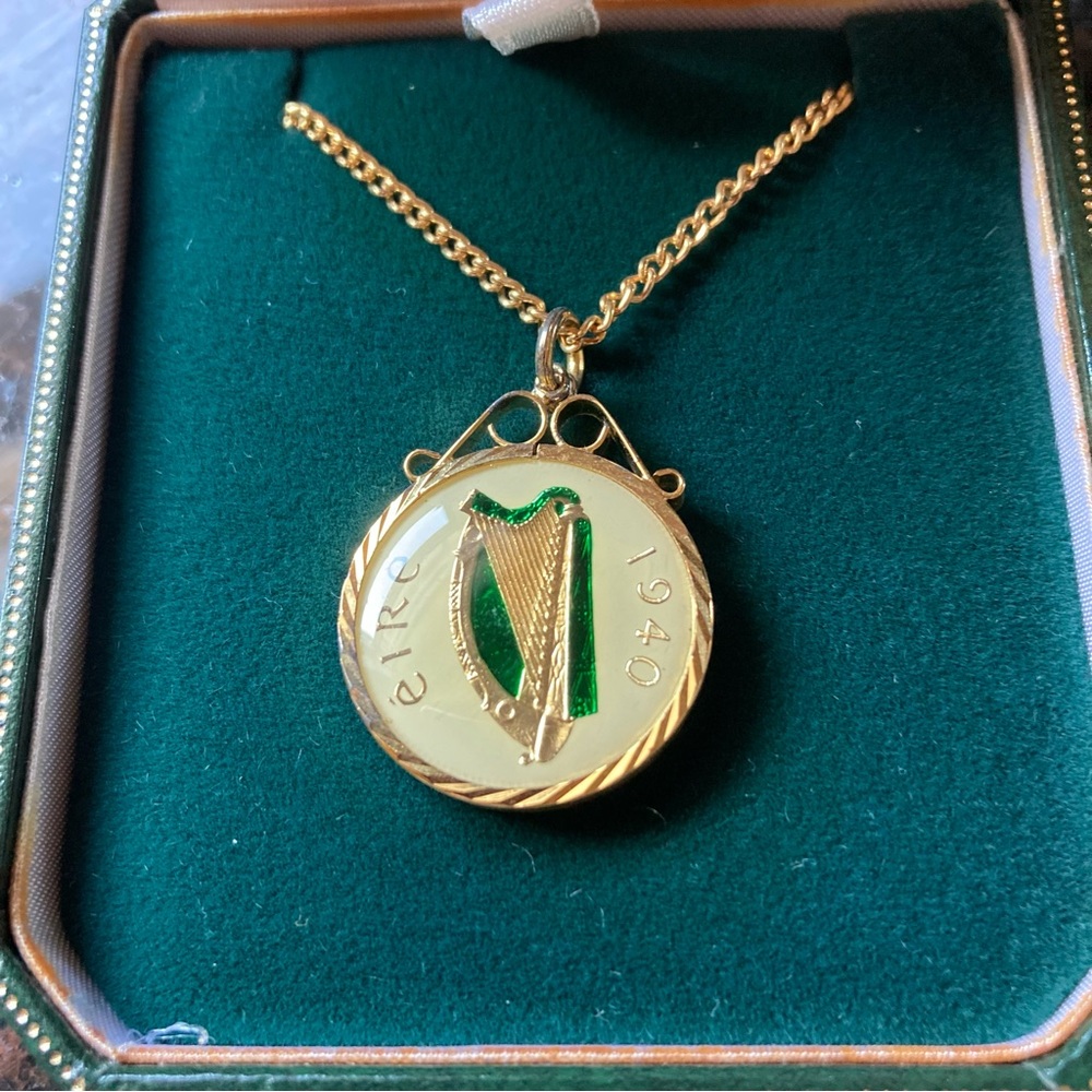 Elegant Gold and Green Pendant Necklace featuring Irish Iconic Symbols, Ireland